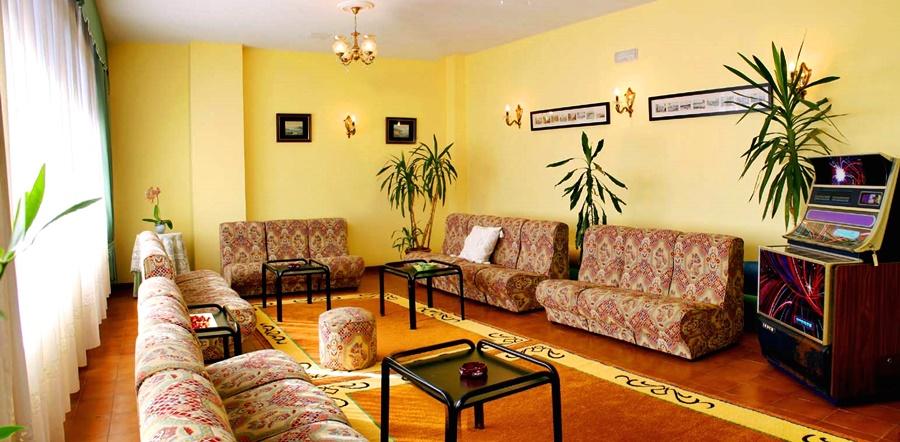 Hotel Las Vinas Артейсо Екстериор снимка