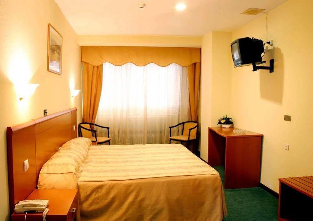 Hotel Las Vinas Артейсо Екстериор снимка
